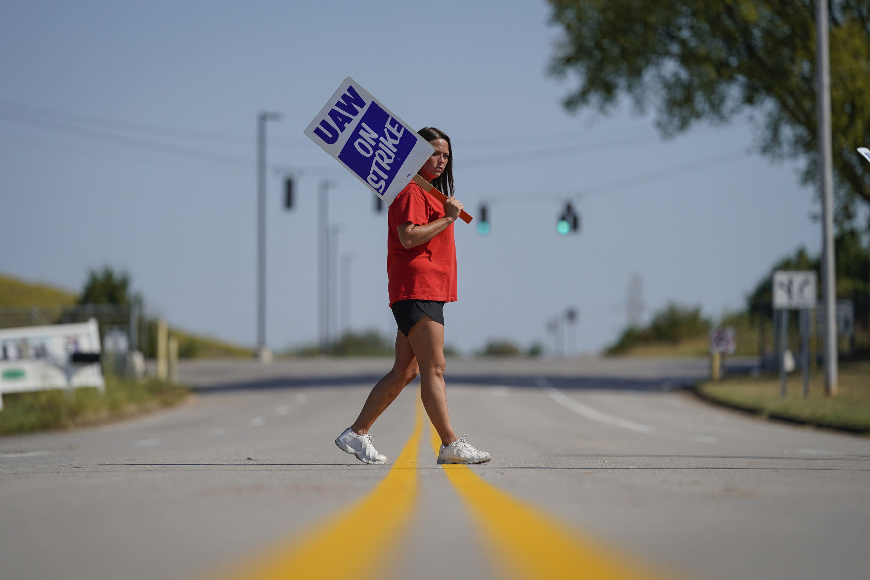 APTOPIX General Motors UAW Strike